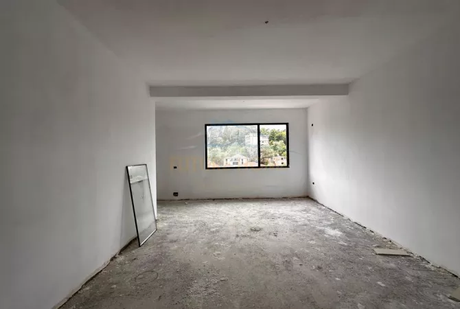 Shtepi ne shitje 2+1 ne Tirane - 215,000 Euro