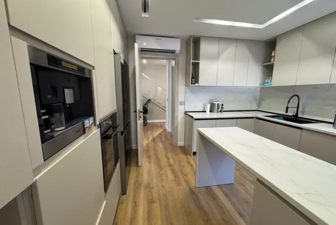 Casa in vendita 2+1 a Tirana - 300,000 Euro