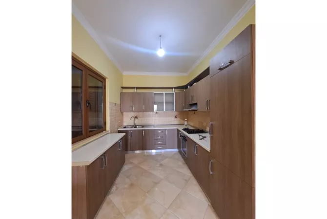 Shtepi me qera 2+1 ne Tirane - 400 Euro