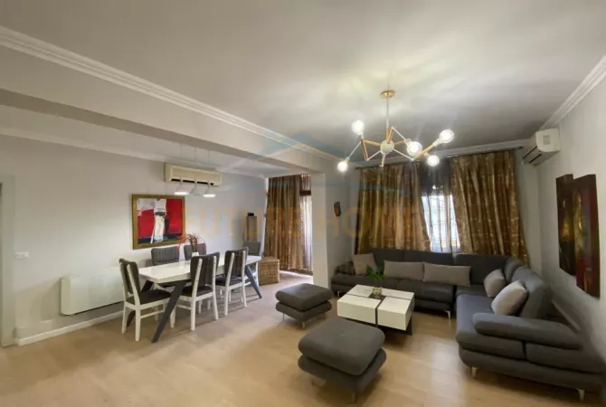 Shtepi me qera 3+1 ne Tirane - 1,200 Euro