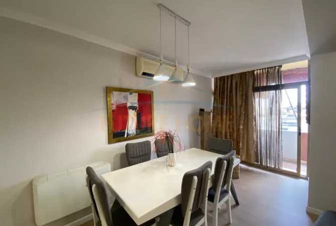 Shtepi me qera Apartament ne Tirane, 3+1, Mobilimi E mobiluar, Pagesa 1,200  Euro.