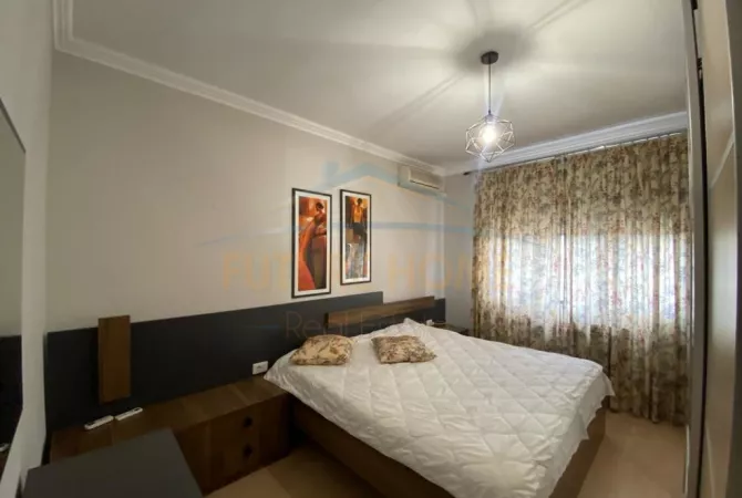 Shtepi me qera Apartament ne Tirane, 3+1, Mobilimi E mobiluar, Pagesa 1,200  Euro.