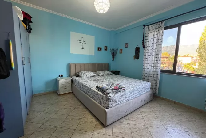 Shtepi ne shitje Apartament ne Tirane, 3+1, Mobilimi E mobiluar, Pagesa 225,000  Euro.