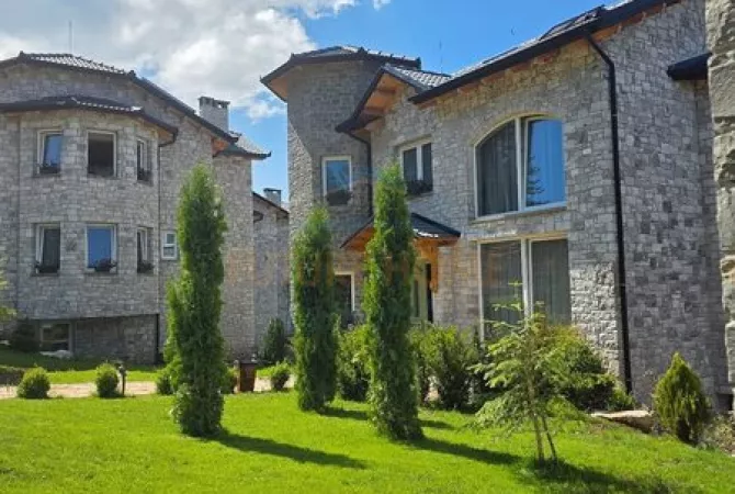 Business Property in Sale 5+1 in Korca - 7,000,000 Euro