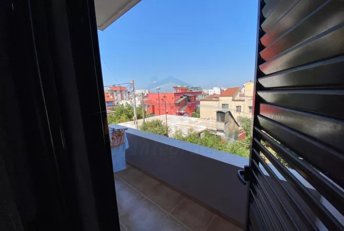 Shtepi me qera Apartament ne Tirane, 2+1, Mobilimi E mobiluar, Pagesa 650  Euro.