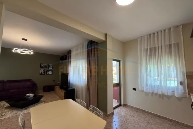 Shtepi me qera Apartament ne Tirane, 2+1, Mobilimi E mobiluar, Pagesa 600  Euro.