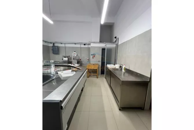 Ambient biznesi ne shitje 1+1 ne Tirane - 323,000 Euro