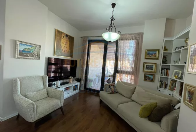 Shtepi me qera Apartament ne Tirane, 1+1, Mobilimi E mobiluar, Pagesa 800  Euro.