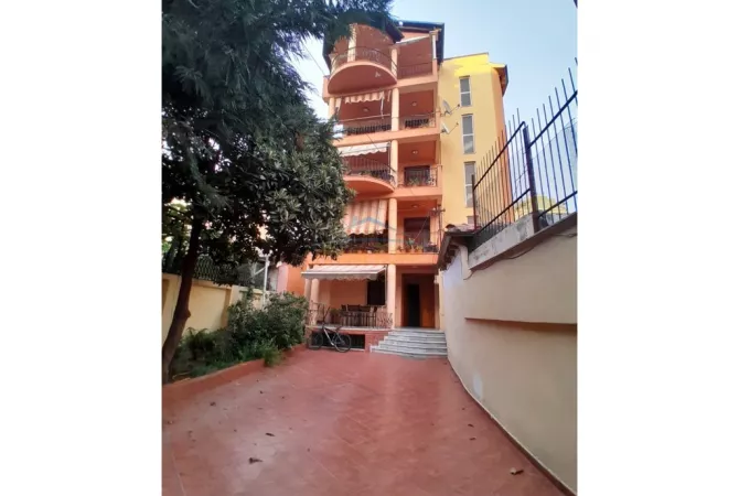 Casa in affitto 3+1 a Tirana - 5,000 Euro