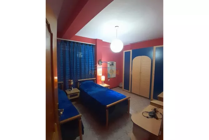 Shtepi me qera Vila Luksoze ne Tirane, 3+1, Mobilimi E mobiluar, Pagesa 5,000  Euro.