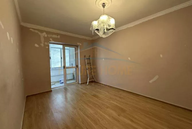 Shtepi me qera 2+1 ne Tirane - 700 Euro