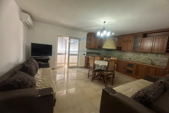 Shtepi me qera 3+1 ne Tirane - 1,000 Euro