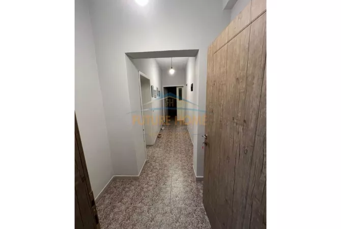 Ambient biznesi me qera 3+1 ne Tirane - 600 Euro