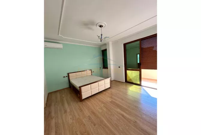 Shtepi me qera Vila Luksoze ne Tirane, 5+1, Mobilimi Bosh, pa mobiluar, Pagesa 1,200  Euro.