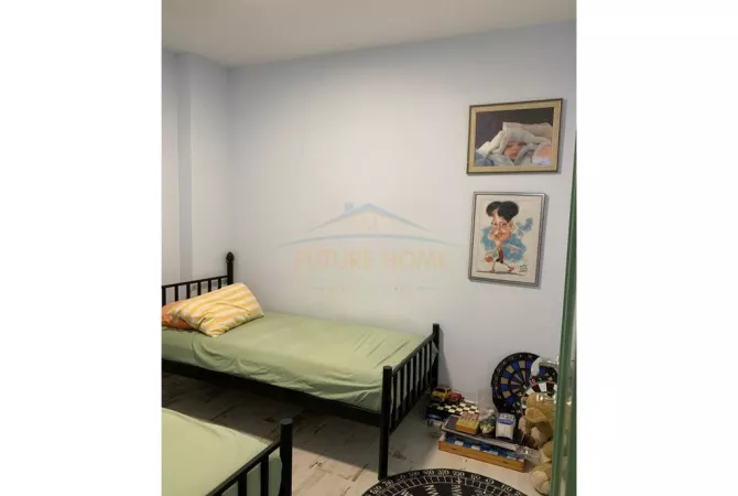 Shtepi ne shitje Apartament ne Durres, 2+1, Mobilimi Bosh, pa mobiluar, Pagesa 320,000  Euro.