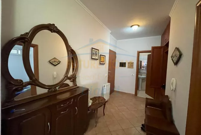 Shtepi me qera 3+1 ne Tirane - 840 Euro