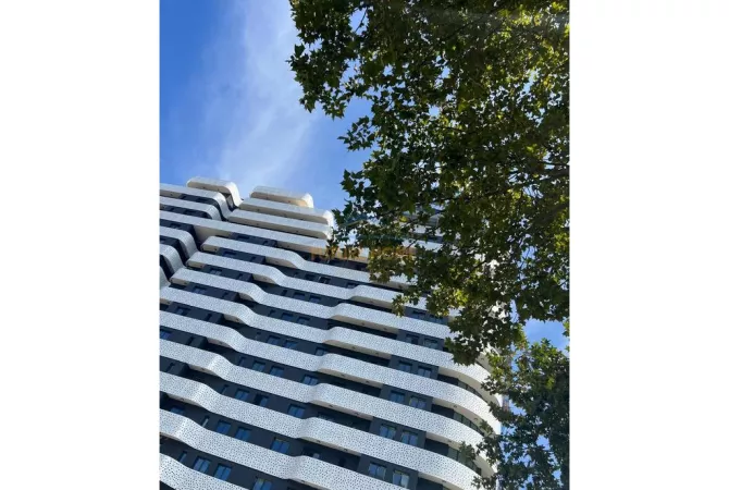 Ambient biznesi me qera 3+1 ne Tirane - 1,400 Euro