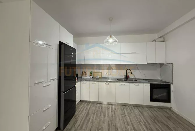 Shtepi me qera 2+1 ne Tirane - 650 Euro