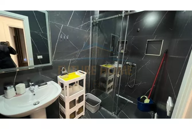 Shtepi me qera Apartament ne Tirane, 2+1, Mobilimi E mobiluar, Pagesa 700  Euro.