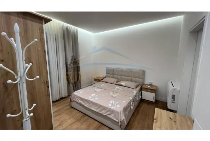 Shtepi me qera Apartament ne Tirane, 2+1, Mobilimi E mobiluar, Pagesa 700  Euro.