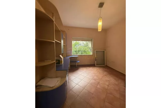 Shtepi ne shitje 2+1 ne Tirane - 320,000 Euro