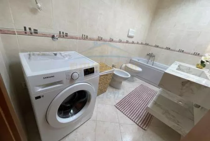 Shtepi me qera 2+1 ne Tirane - 1,500 Euro