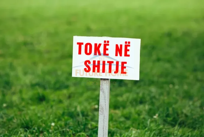 Truall ose Toke ne Tirane - 120,000 Euro