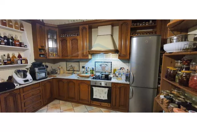 Casa in vendita 3+1 a Valona - 350,000 Euro