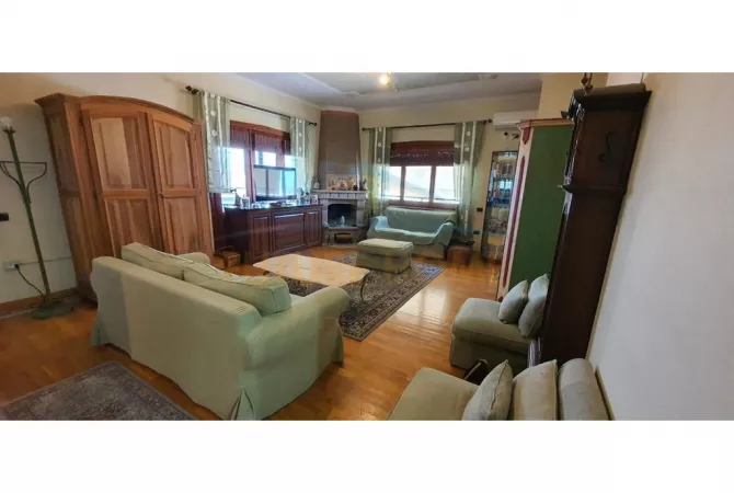 Shtepi ne shitje Apartament ne Vlore, 3+1, Mobilimi E mobiluar, Pagesa 350,000  Euro.