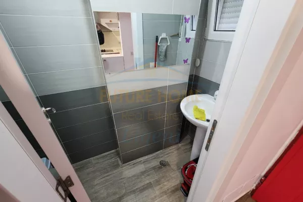 Shtepi me qera Apartament ne Tirane, 2+1, Mobilimi E mobiluar, Pagesa 650  Euro.