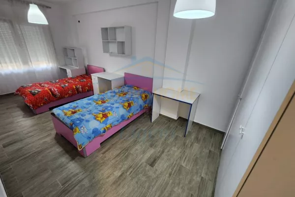 Shtepi me qera Apartament ne Tirane, 2+1, Mobilimi E mobiluar, Pagesa 650  Euro.