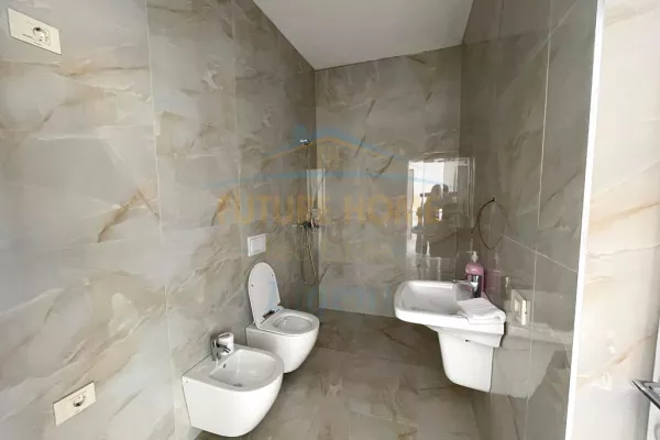 Ambient biznesi me qera 3+1 ne Tirane - 700 Euro