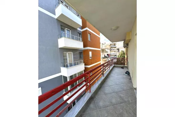 Shtepi ne shitje Apartament ne Tirane, 2+1, Mobilimi E mobiluar, Pagesa 270,000  Euro.