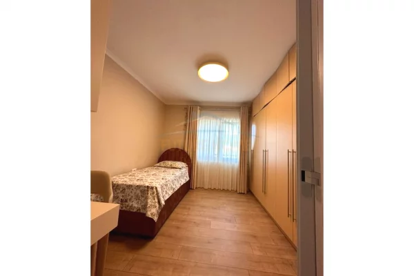 Casa in affitto 3+1 a Tirana - 1,100 Euro