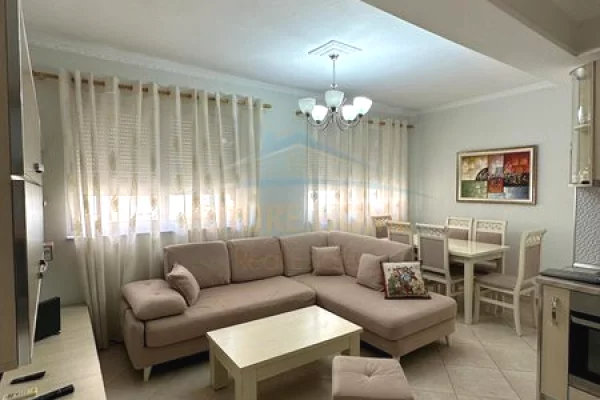 Shtepi me qera Apartament ne Tirane, 2+1, Mobilimi E mobiluar, Pagesa 600  Euro.