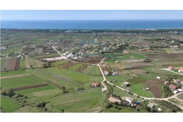 Truall ose Toke ne Durres - 359,400 Euro