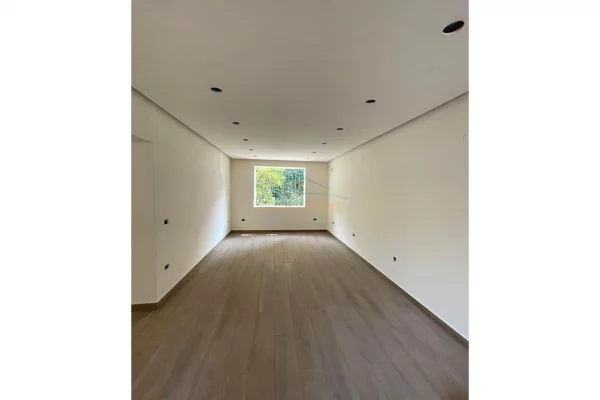 Shtepi ne shitje 2+1 ne Tirane - 170,000 Euro