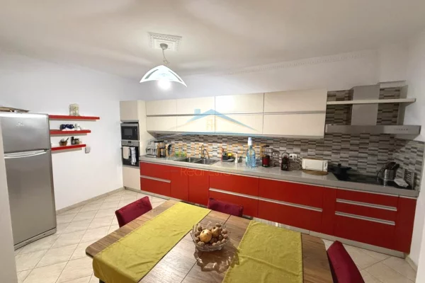Shtepi ne shitje 2+1 ne Tirane - 250,000 Euro