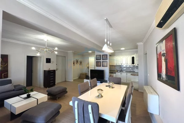 Shtepi me qera Apartament ne Tirane, 2+1, Mobilimi E mobiluar, Pagesa 1,100  Euro.