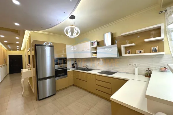 Shtepi ne shitje 2+1 ne Tirane - 260,000 Euro