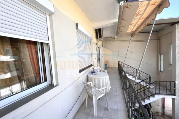 Shtepi ne shitje Vila Luksoze ne Tirane, 4+1, Mobilimi E mobiluar, Pagesa 350,000  Euro.