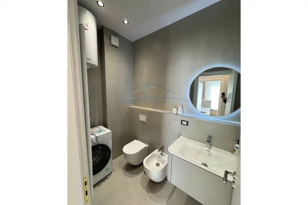 Shtepi me qera 2+1 ne Tirane - 1,400 Euro