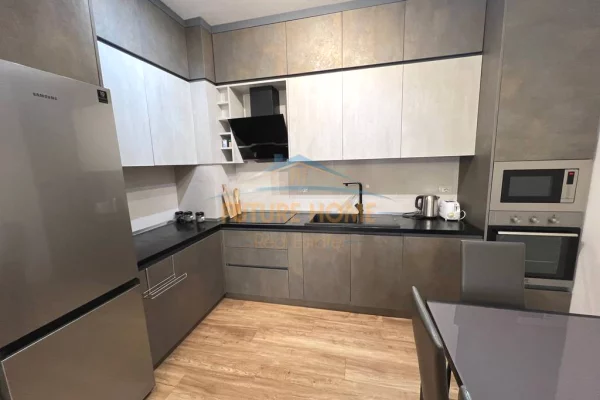Shtepi me qera Apartament ne Tirane, 2+1, Mobilimi E mobiluar, Pagesa 1,100  Euro.