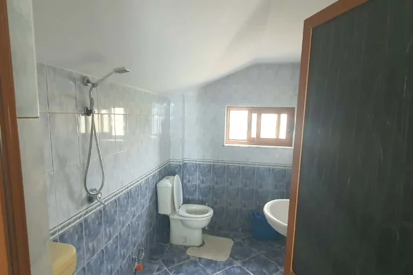 Shtepi ne shitje Vila Luksoze ne Tirane, 6+1, Mobilimi E mobiluar, Pagesa 1,200,000  Euro.