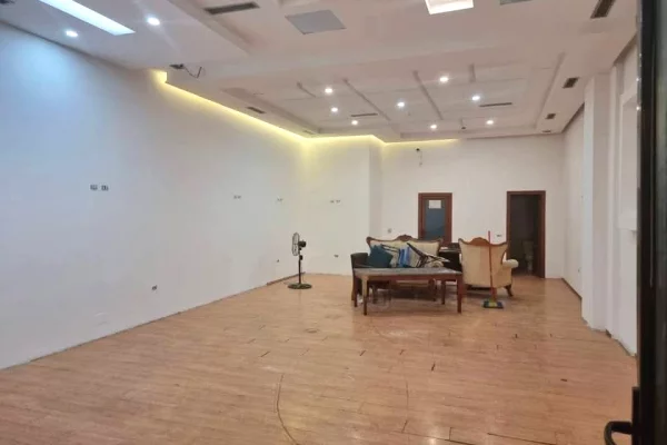 Business Property for Rent 1+1 in Tirana - 45,000 Leke