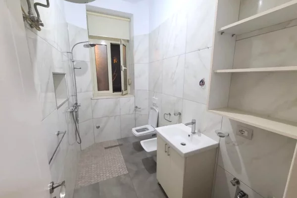 JEPET ME QIRA APARTAMENT 2+1 PER BIZNES - TIRANE 
