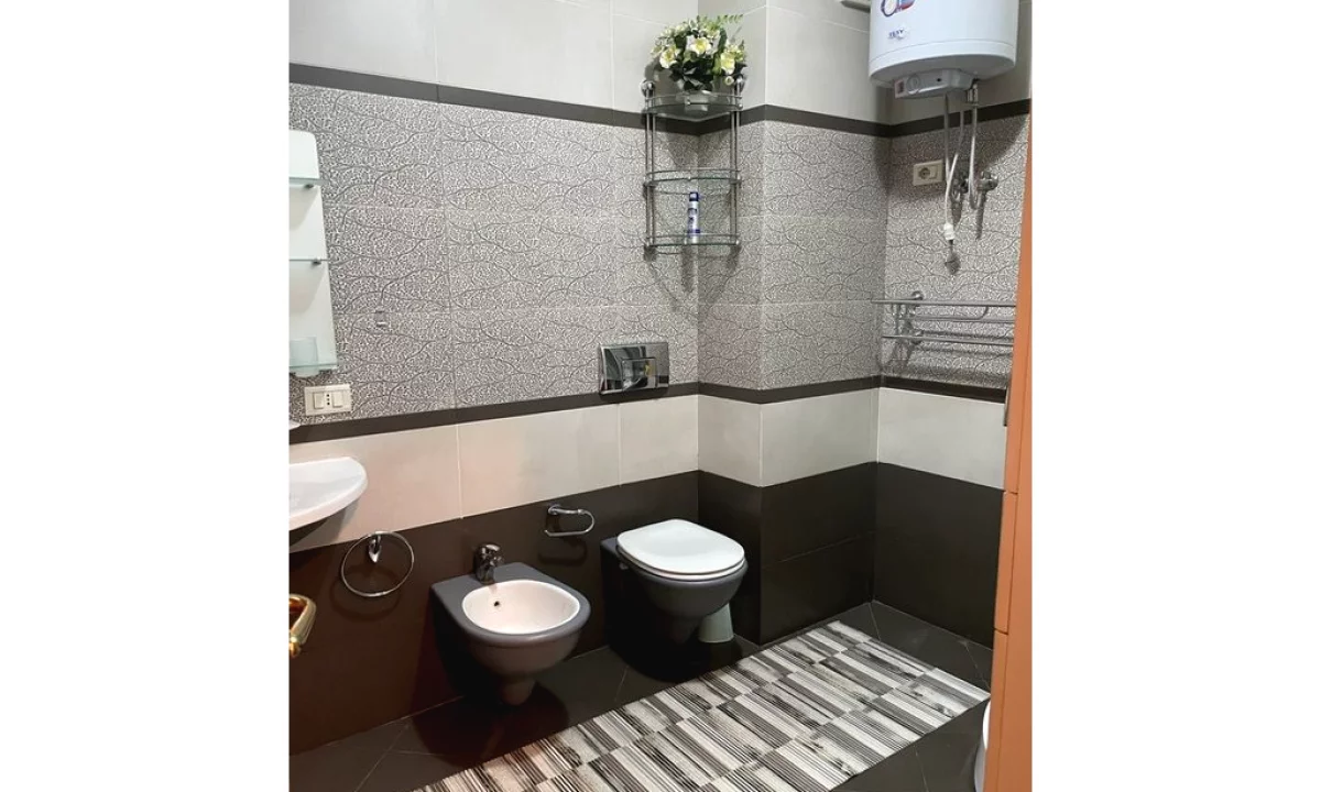 Appartamento in affitto a Tirana 2+1, Arredato