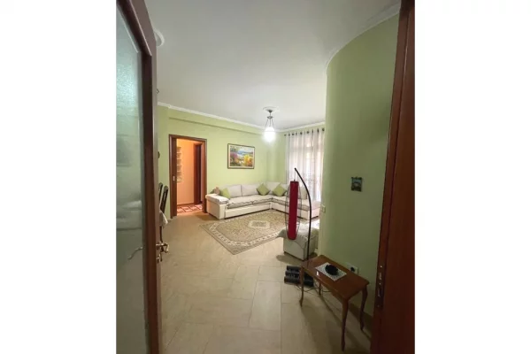 Appartamento in affitto a Tirana 2+1, Arredato