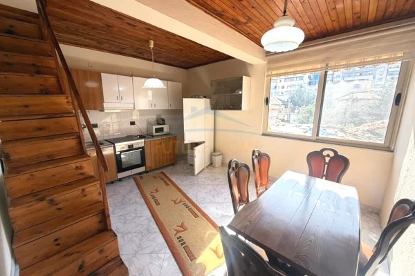 Appartamento in affitto a Tirana 2+1, Arredato