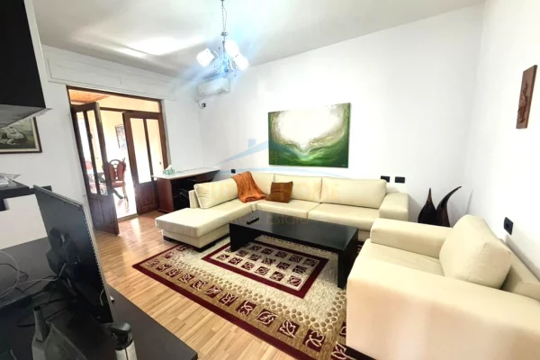 Shtepi me qera 2+1 ne Tirane - 50,000 Leke